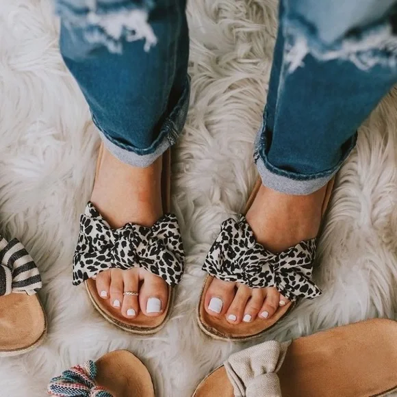 Black Cheetah Slip On Linen Fabric Bow Sandals - Picture 8 of 13